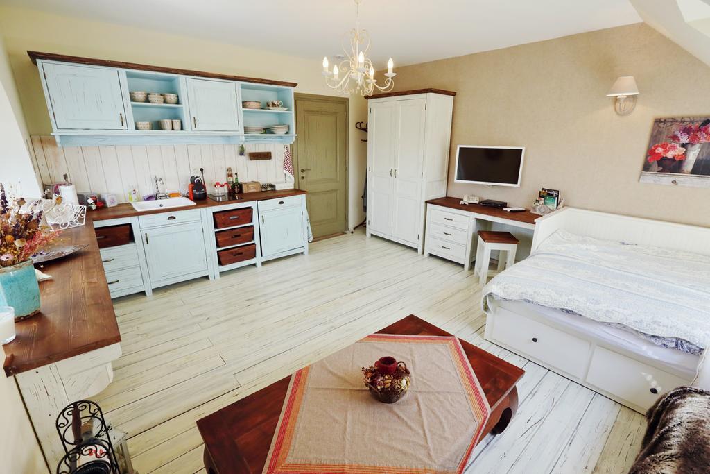 Kalvin Restaurant & Pension Rastislavice Экстерьер фото