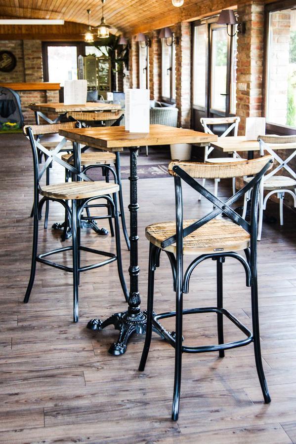 Kalvin Restaurant & Pension Rastislavice Экстерьер фото